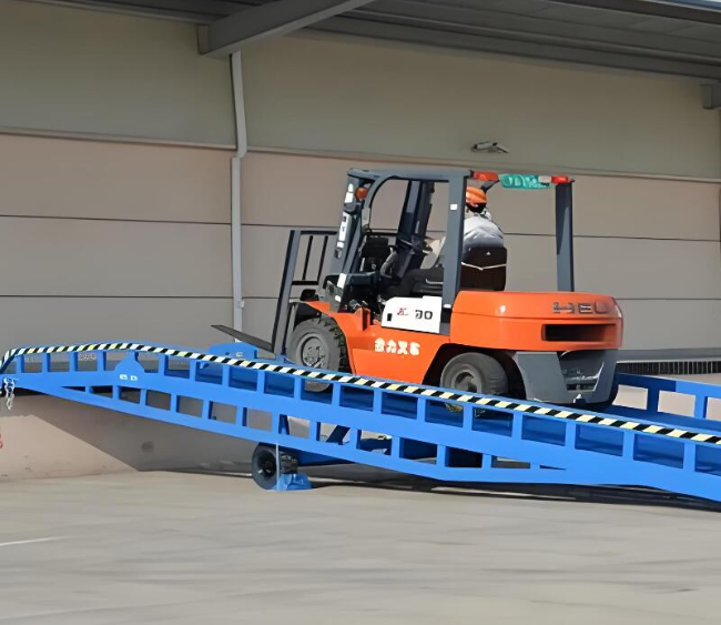 长春移动式卸货平台（叉车用）